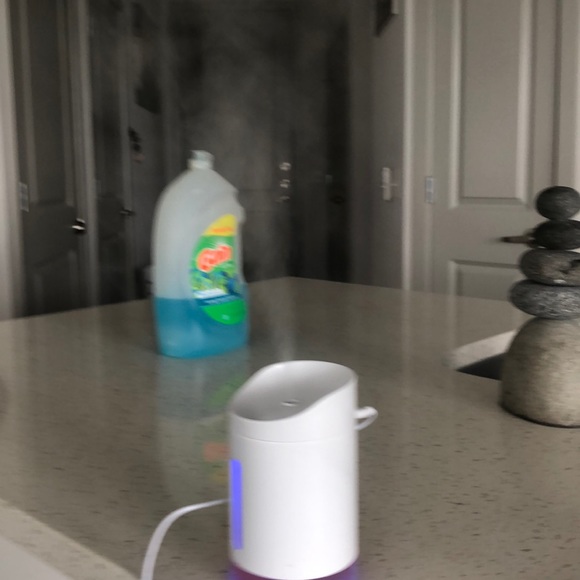 A humidifier - Picture 3 of 3